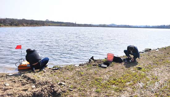 2022年3月8日，市生態(tài)環(huán)境局組織開(kāi)展趙家潭水質(zhì)現(xiàn)狀調(diào)查研究。_副本.jpg
